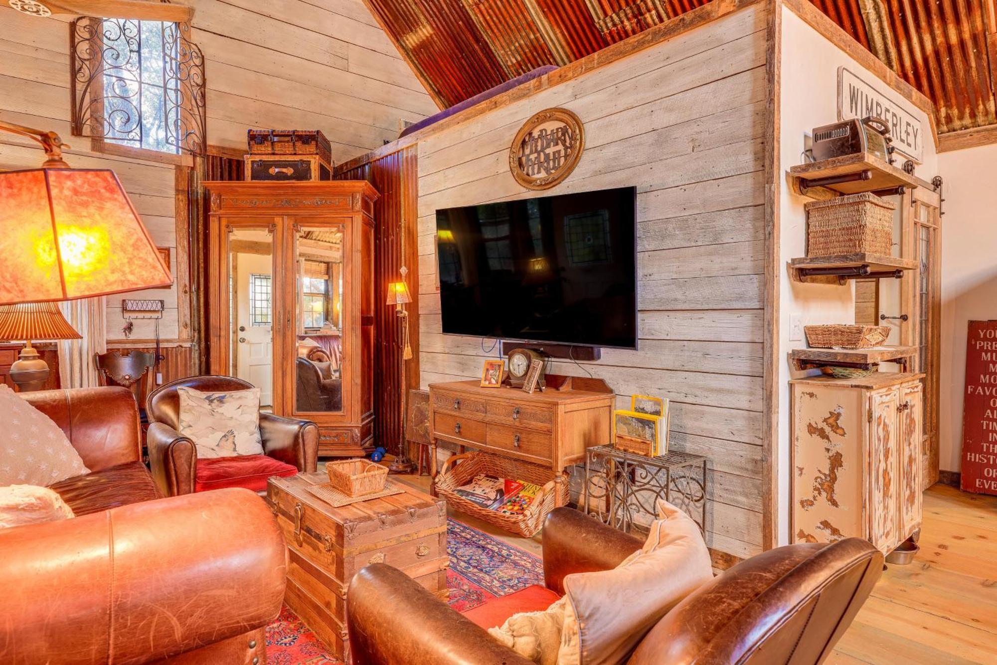 Pet-Friendly Wimberley Cabin With Fire Pit And Hot Tub מראה חיצוני תמונה