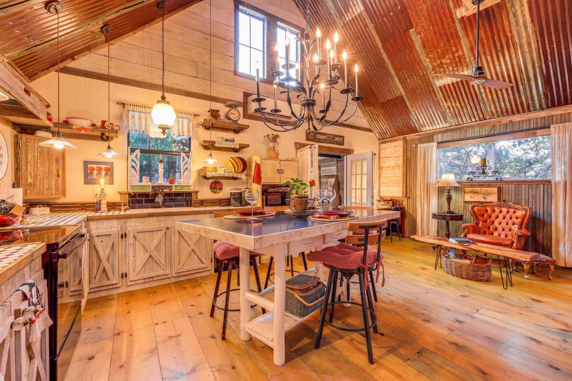 Pet-Friendly Wimberley Cabin With Fire Pit And Hot Tub מראה חיצוני תמונה