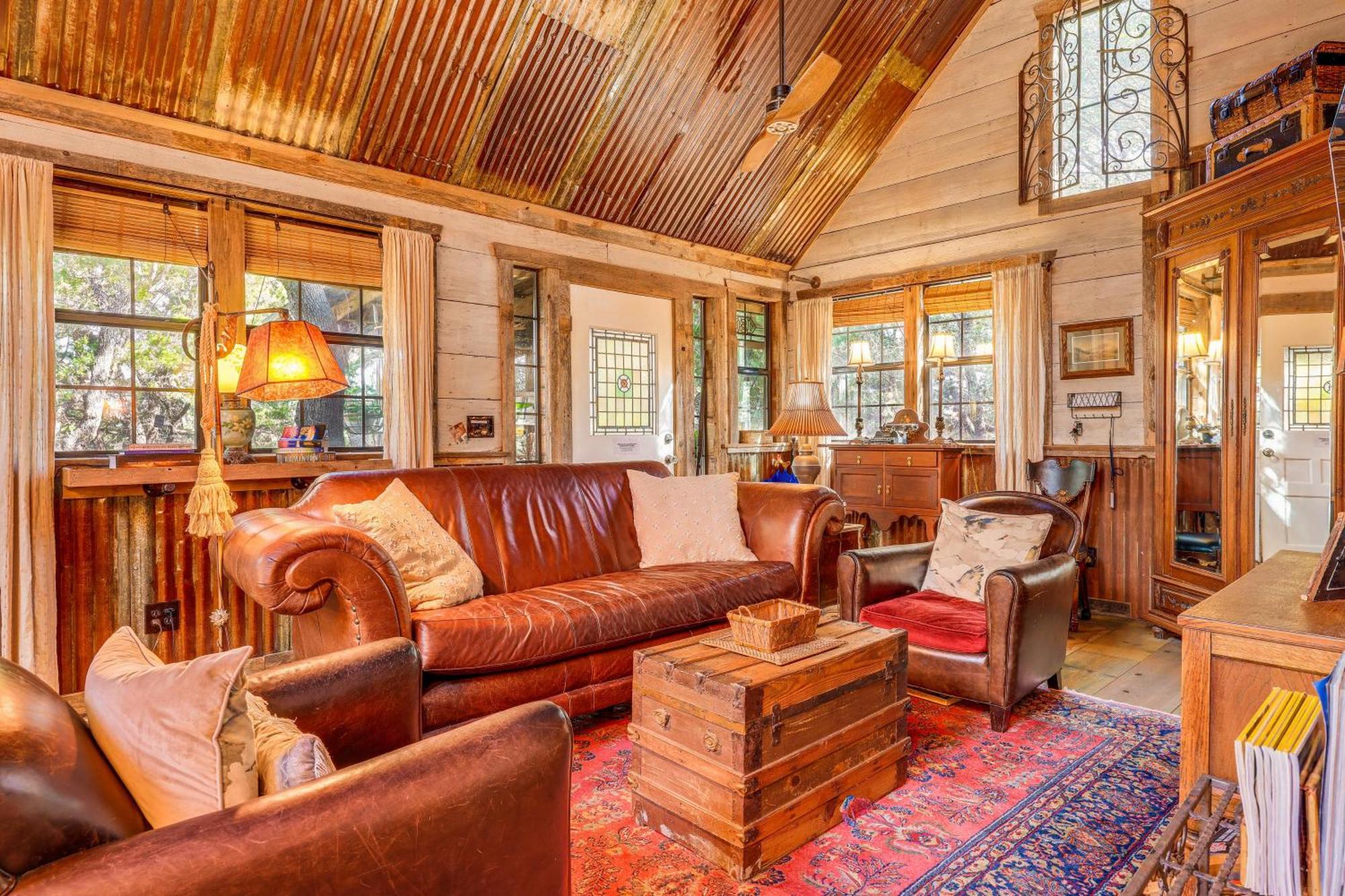 Pet-Friendly Wimberley Cabin With Fire Pit And Hot Tub מראה חיצוני תמונה