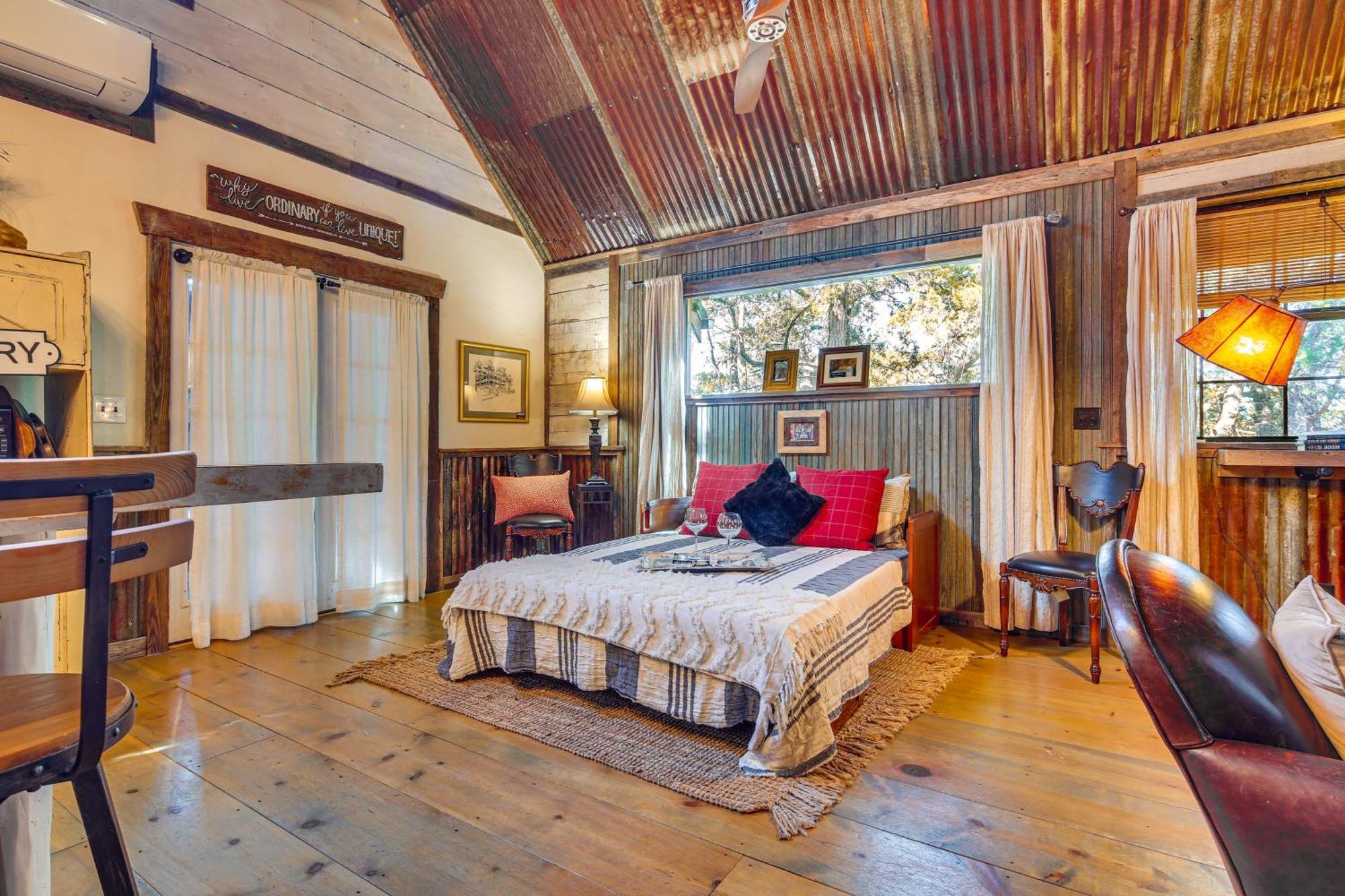 Pet-Friendly Wimberley Cabin With Fire Pit And Hot Tub מראה חיצוני תמונה